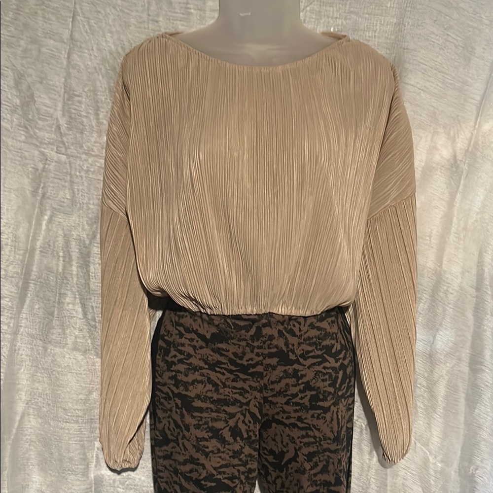 Gianni Bini Tan Long Sleeve Pleated Blouse